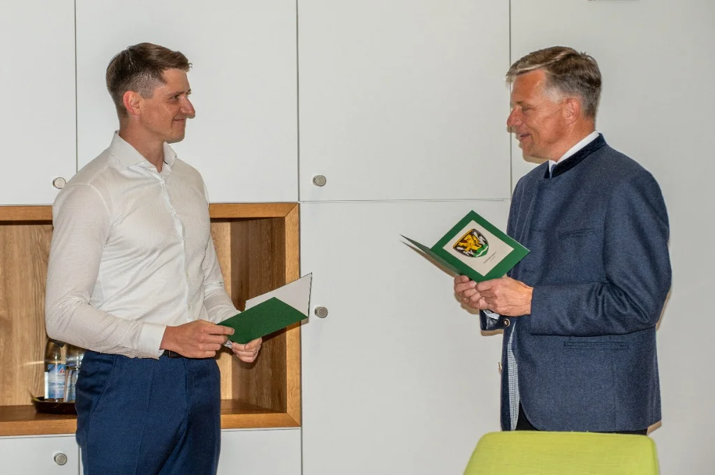 Bürgermeister Anton Wallner vereidigt Alexander Eremeev